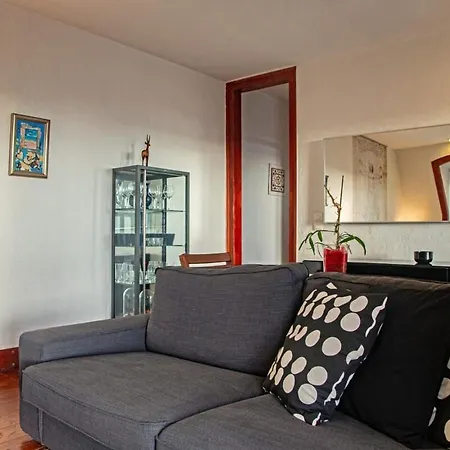 Quirky 3 Bedroom Floor In Bicasao Paulo * Lisboa