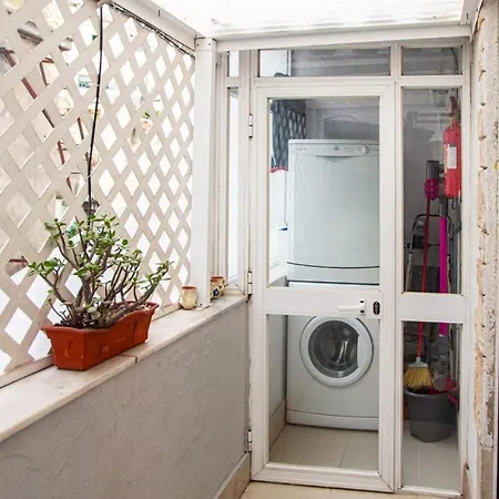 Quirky 3 Bedroom Floor In Bicasao Paulo Lisboa